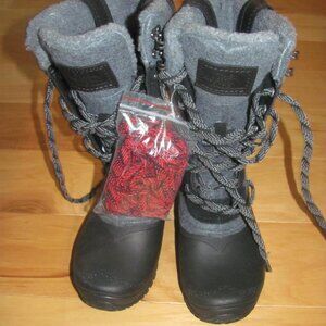 The North Face Women's Shellista III Hiking / Walking Boots Size 5. NEW & UNWORN